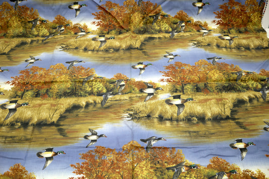 “Autumn Flight” Cotton Fabric – 45" x 1 Yard