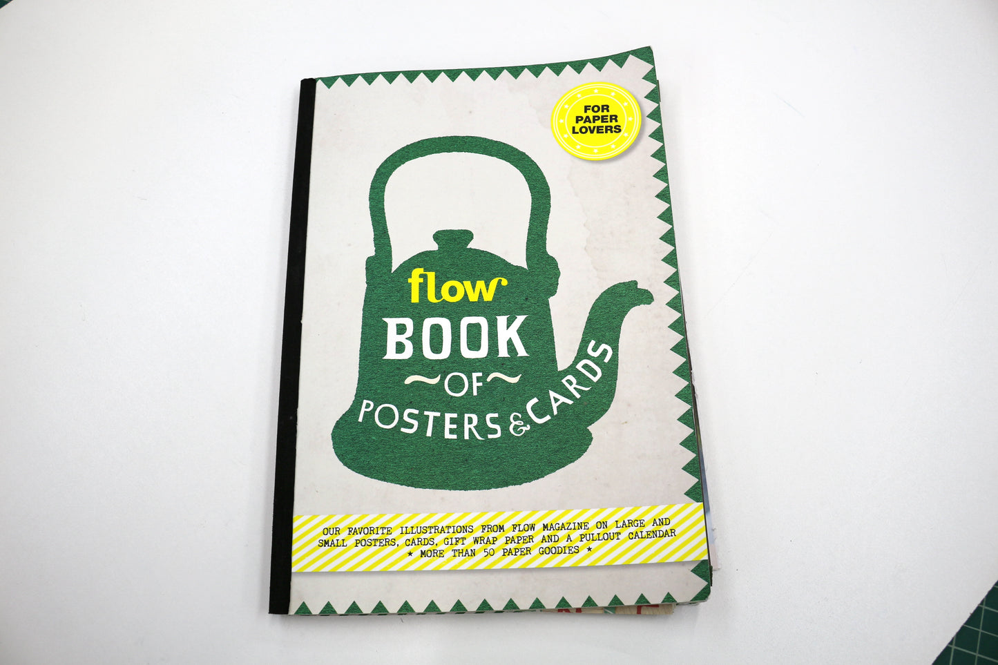 Flow Book of Posters &amp; Cards – Paper Craft Delight ✂️📬