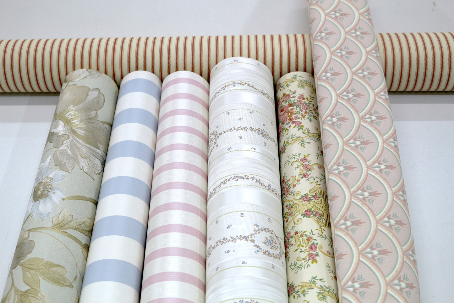 Vintage Wallpaper Roll – Vintage Hotel – $5