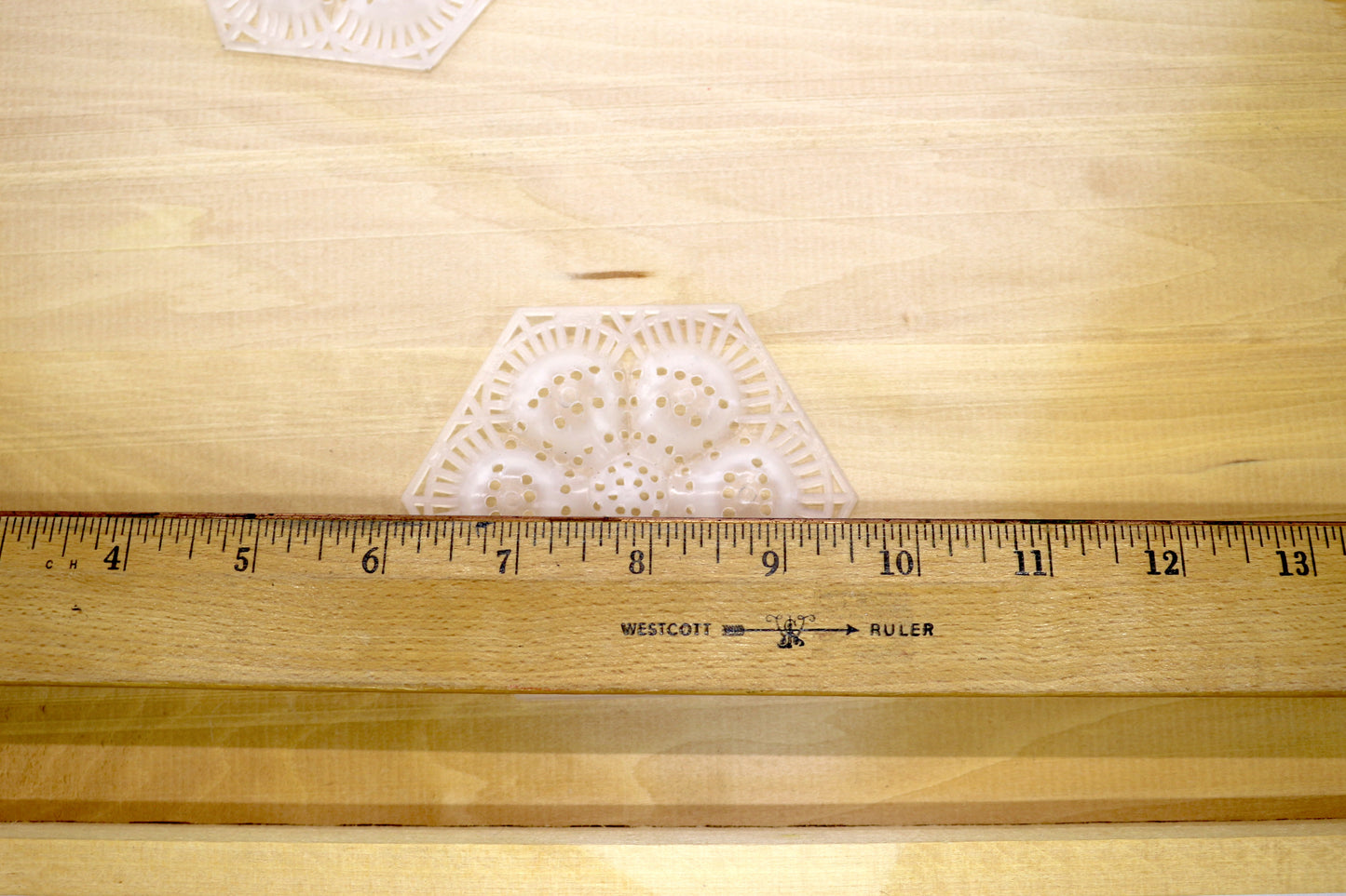 Needlepoint Plastic Flower Bases – Set of 5 for $3