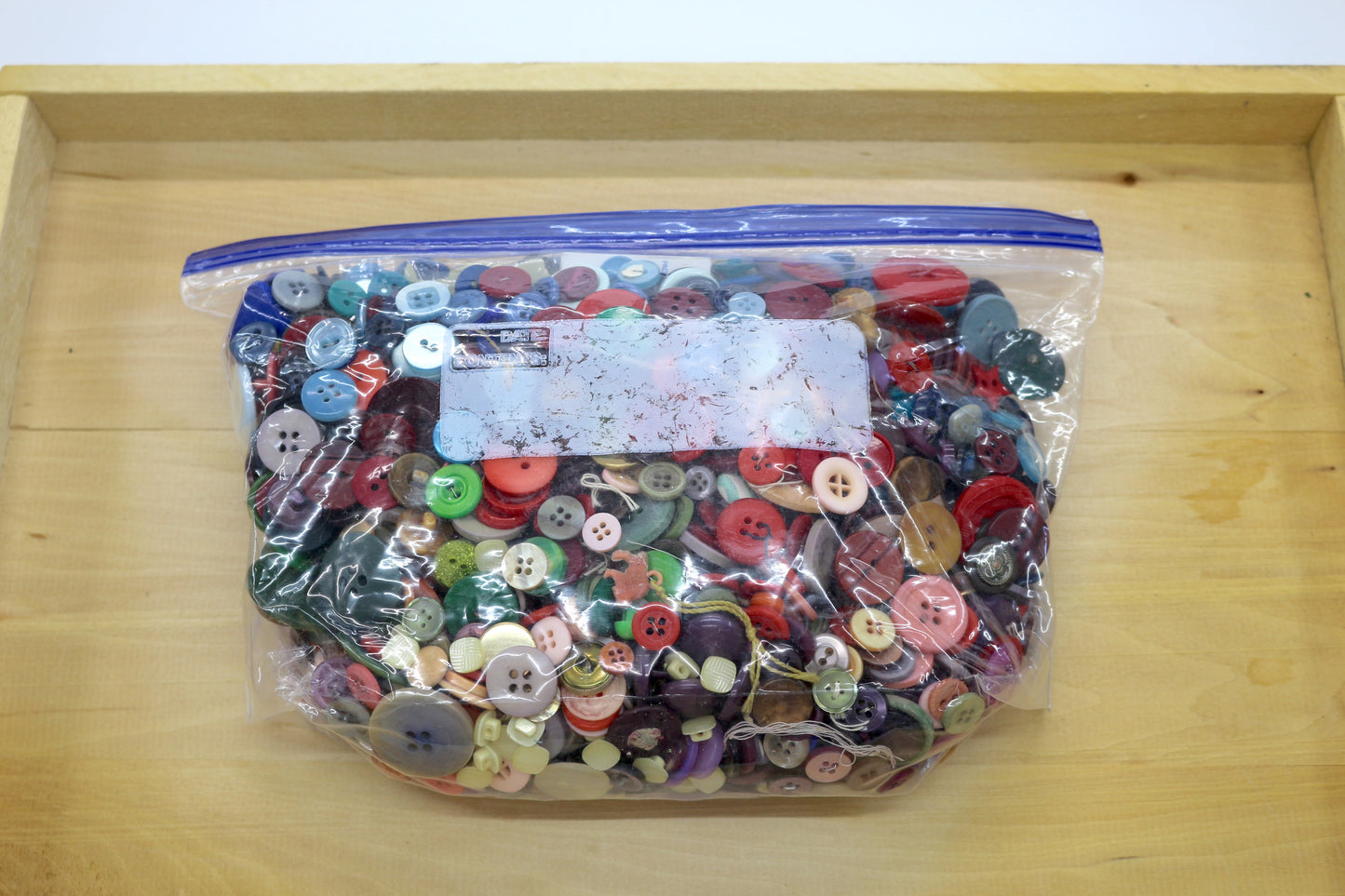 2.5-Pound Button Variety Bag – Mixed Colors & Sizes