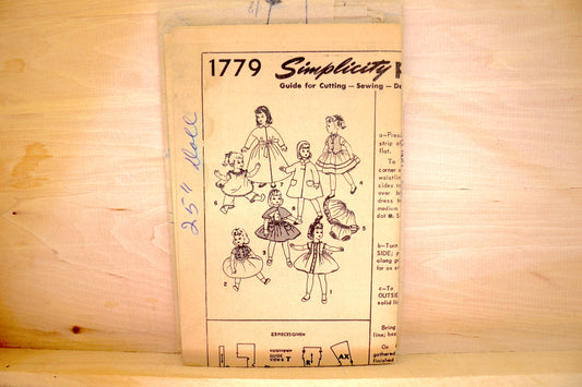 🪡 Vintage Doll Clothes Sewing Pattern Simplicity 1779 25"
