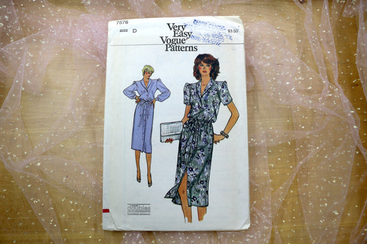 Very Easy Vogue 7576 Misses Dress Sewing Pattern 12-14