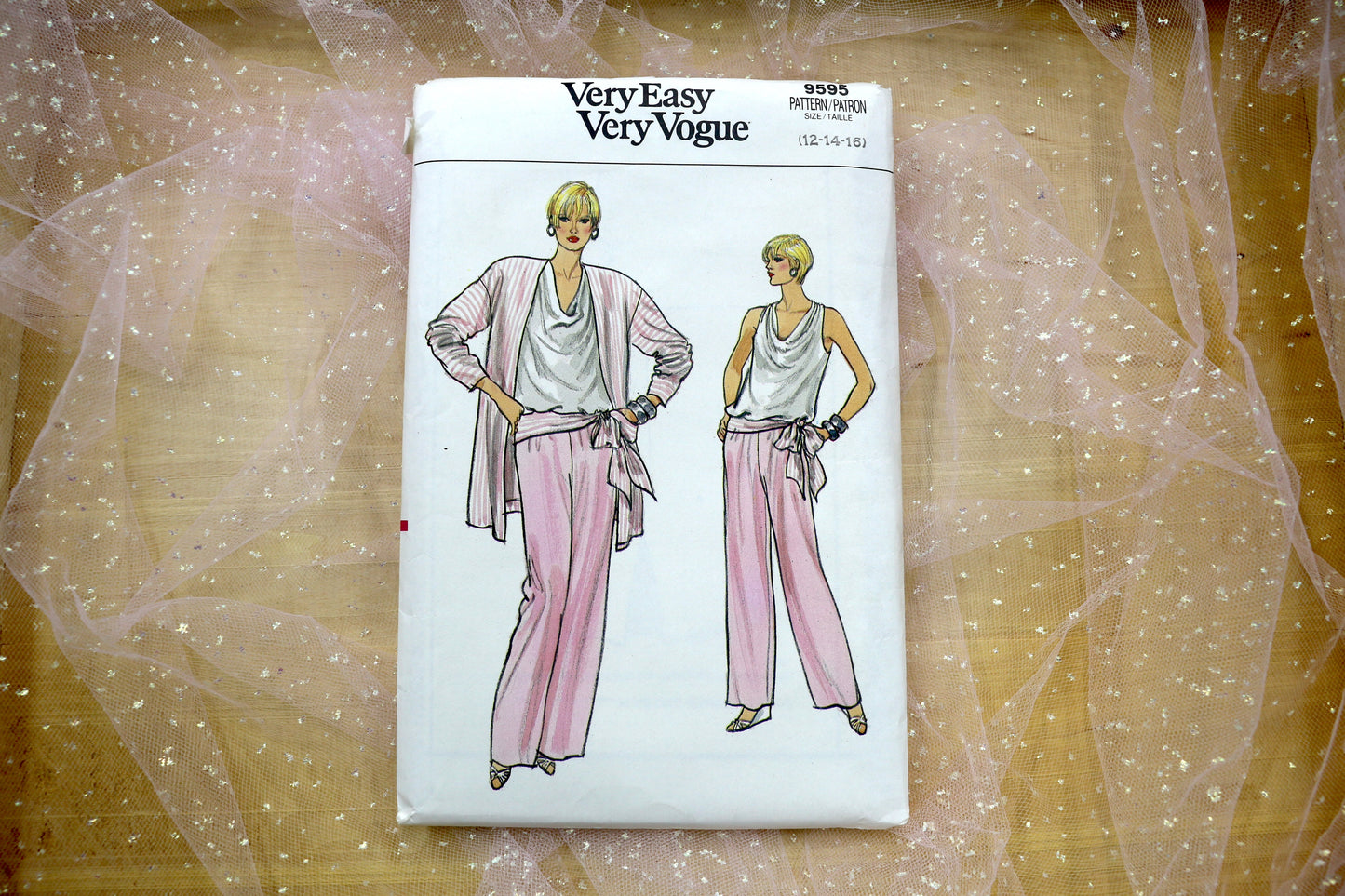 Very Easy Vogue 9595 Misses Jacket, Pants & Top Sewing Pattern 12-16