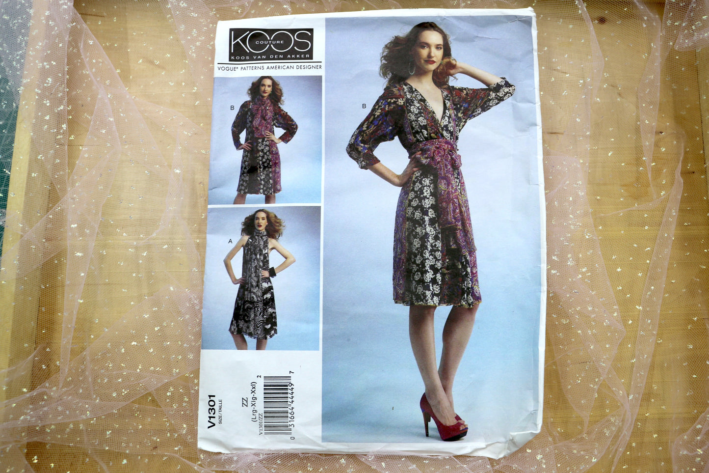 Vogue 1301 Misses' Dress & Tie Sewing Pattern 4-26