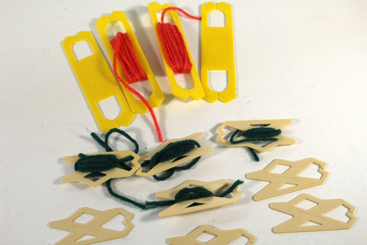 Vintage Yarn Winder Cards Bundle – Plastic Bobbins & Winders