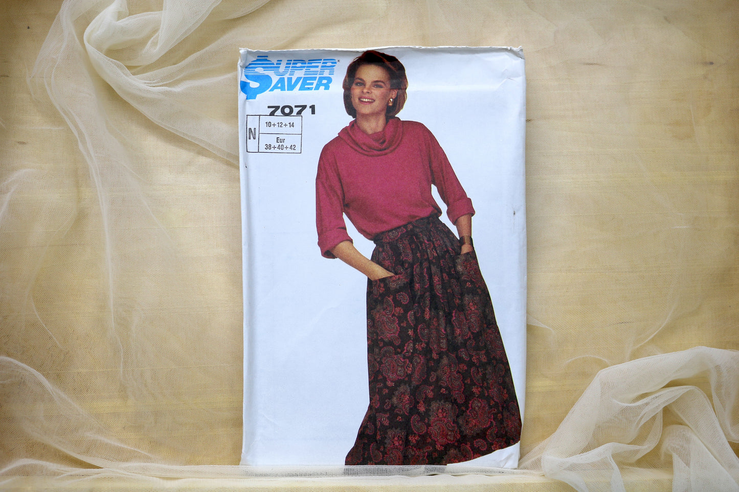 Super Saver 7071 Misses Skirt and Pullover Top Sewing Pattern size- 10-14