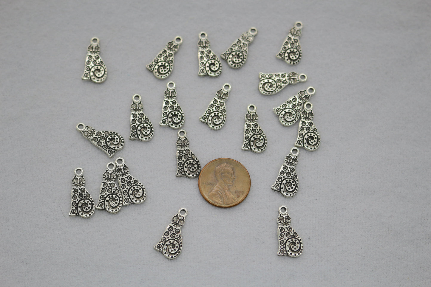 Silver Sitting Cat Charms – Antique Style Cat Pendants for Jewelry Making