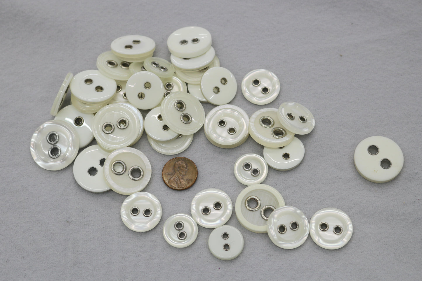 White Button Mix – Assorted Sizes, 2-Hole