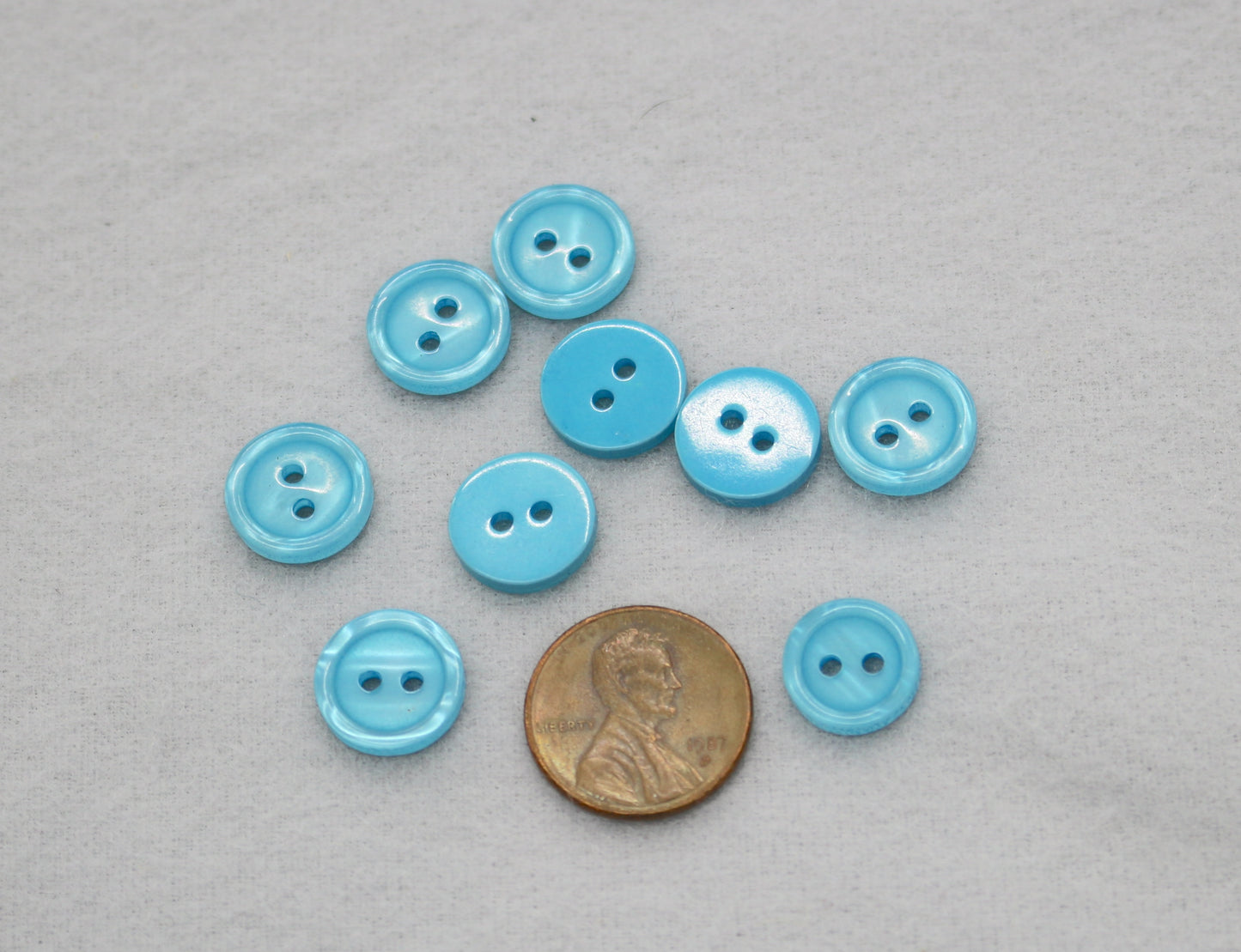 Light Blue Button Mix – 2-Hole, Assorted Sizes