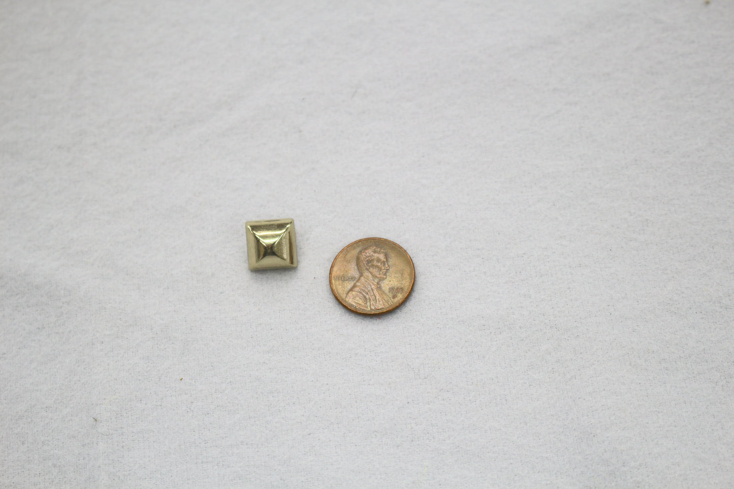 Gold Metal Studs – Square Pyramid, 1 Pound Lot