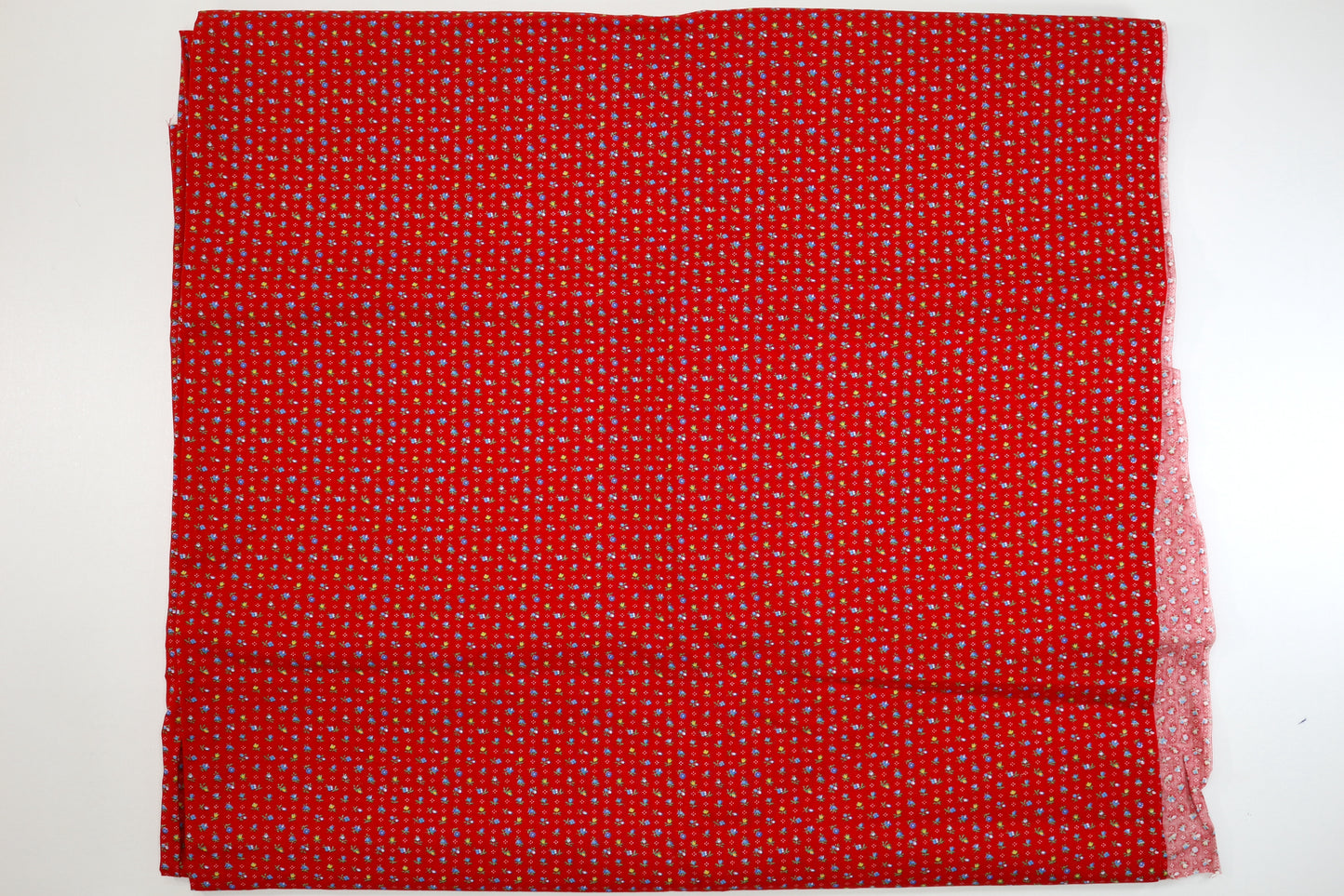 Vintage Red Small Flowered Cotton Fabric 45"x 3.75 yds