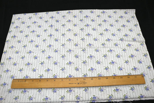 Cottage-core Cotton Blend Fabric Dainty Floral Design 44" x 1.5 yds