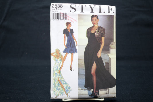 Style 2538 Misses Dress Sewing Pattern size 6-16