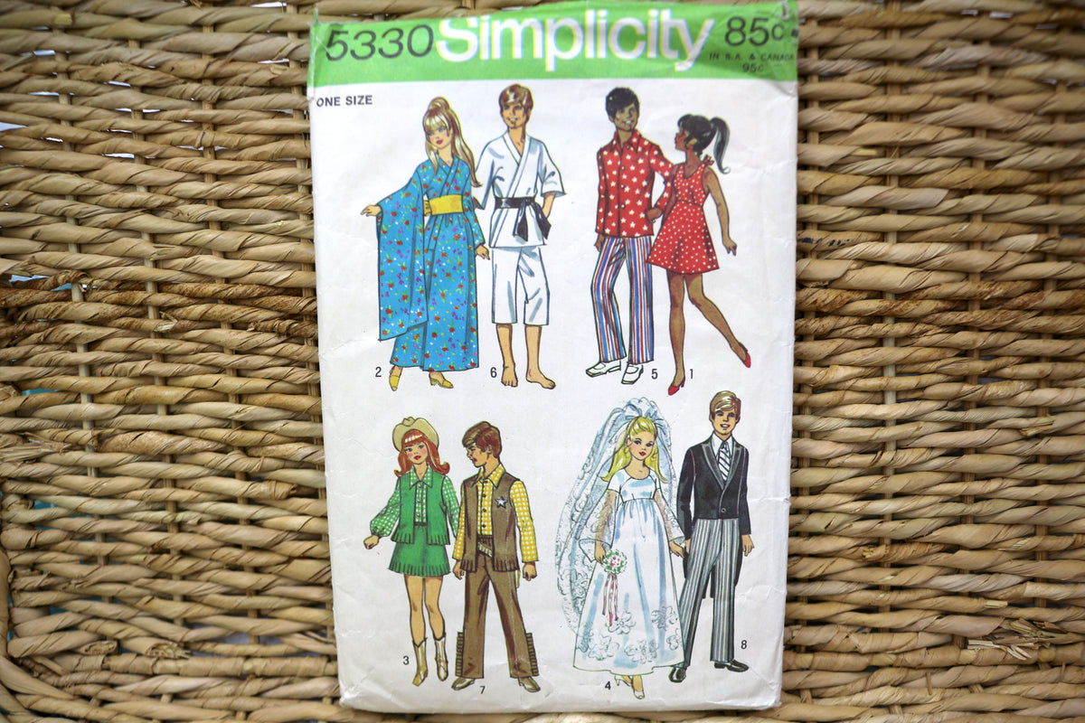Simplicity 5330 Wardrobe for 11.5" Doll Sewing Pattern